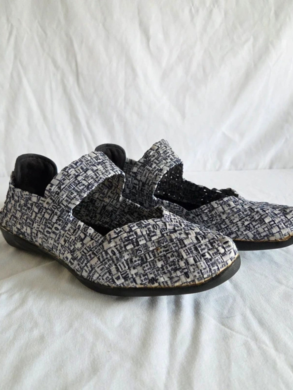 Bernie Mev Women's Black and White Woven Mary Jane Flats - 6(EU 37)